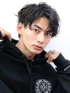 エイド 渋谷(aid) 無造作アップバングソフトツイストパーマ束感コンマバング