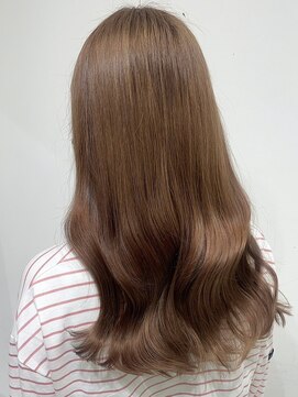 アイウィル(Ai WilL) マロンベージュ ロングヘア コテ巻き センターパート