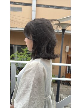 ミント(mint) シアーグレージュ切りっぱなしボブグレーアッシュブリーチなし