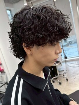 レタッチ バイ フィフス 天神大名(RETOUCH by fifth) 強めプードルパーマメンズマッシュスペインカールフェード短め