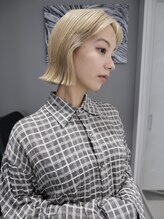 イリ(iLi) 【iLi×REN】ボブ/ブロンドベージュ/ケアブリーチダブルカラー