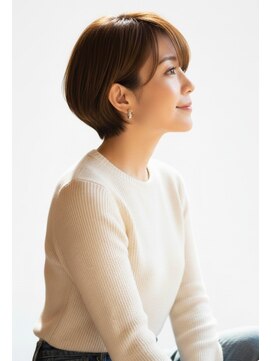 レウナ 外苑前(Reuna) 【30代40代50代】カットで決まる耳掛けショートボブ