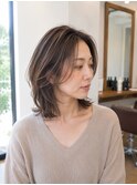 白髪ぼかし外ハネくびれミディ