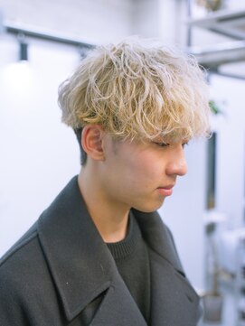 chica men's ホワイトブロンド/マッシュショート