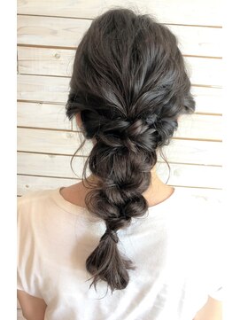 デコヘアー キートス(DECO HAIR kiitos) 編みおろしアレンジ