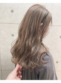 ミルクティーカラー×ハイトーングレージュ×ブリーチあり