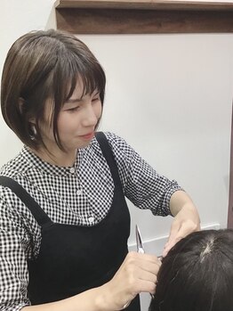 ウッタヘアー(utta hair)の写真/【川西能勢口徒歩5分】落ち着ける居心地の良い空間◎アットホームな店内で上質なサロンタイムを♪