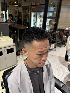 フランクスバーバーザスタンド(Frank’s barber the stand) スペインカール/スパイキーショート/フェザーパーマF