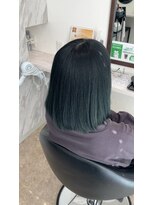 ヘアーデザイン シーベル(HAIR DESIGN SEA BELLE)&nbsp;モスグリーン×広め姫カット instagram:@0730_ysnr.t