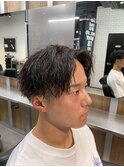 スパイキーショートスパイラルパーマスキンフェードセンター分け