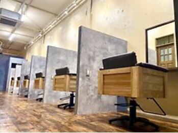 ヘアーエバリーズ(hair Everies)の写真/「あなたの魅力を最大限に引き出す!半個室で自分時間を堪能」