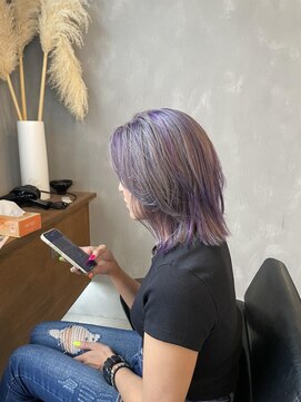 リジョイスヘア レイ(REJOICE hair Lei) silver gray×purple design 担当AKIRA