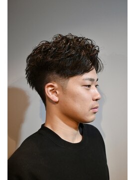 ツーエイチ 新宿(2H) 新宿/シャドウパーマ/メンズパーマ/新宿メンズヘア/かきあげヘア