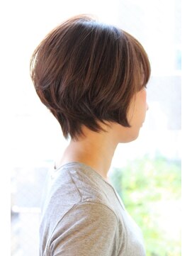 レウナ 外苑前(Reuna) 【30代・40代・50代】大人女性に人気ひし形ショート