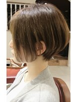 耳かけショートボブ