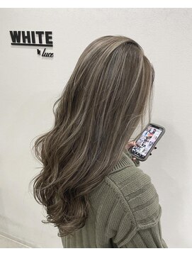 アンダーバーホワイト 阪神西宮店(_WHITE) 外国人風ハイライト ミルクティーグレージュ