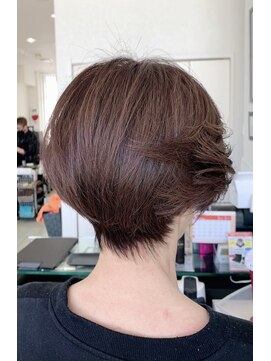 アヴソリューク(Absoluk) 大人丸みショート