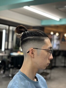 ヘアーラボ 樟葉(Hair Labo) マンバン スキンフェード 樟葉