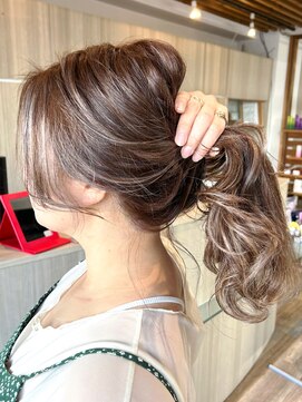 ラヴィエール(LAVIERE by R-EVOLUT) ハイライト　マロンベージュ　レイヤーカット　白髪ぼかし　柏