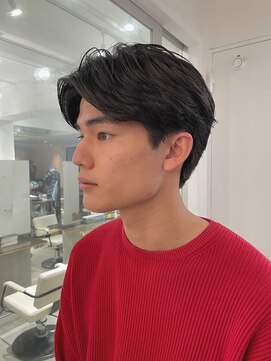 ソーコ 渋谷(SOCO) メンズショートセンターパートニュアンスパーマ刈り上げ