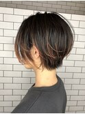 ショートボブ 前髪なし 20代30代40代50代60代 ハイライト 耳掛け