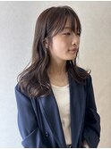 ミディアムヘアアッシュブラウングレージュカラー