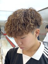 渋谷メンズハイライトカラーメッシュカラー緩めスパイラルパーマ