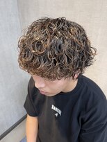 ジーナ 天神(Zina)&nbsp;波巻きスパイラル/波打ちパーマ