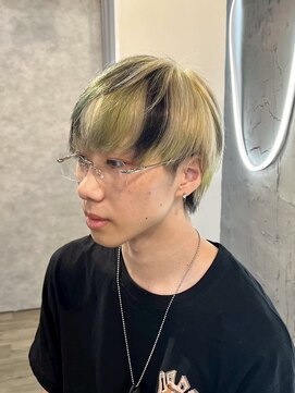 ヴィサージュバスク(VISAGE ba.s.k) 光の角度で変わる♪個性派デザインカラー