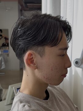 アコロン(acoron.) センターパート/ニュアンスパーマ/池袋メンズカット