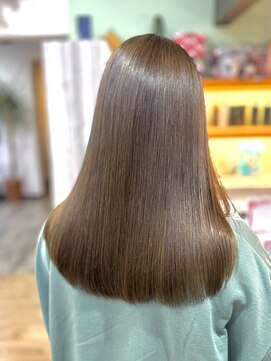 スカイ(SKY) 透明感カラー/髪質改善/縮毛矯正/韓国風レイヤーカット