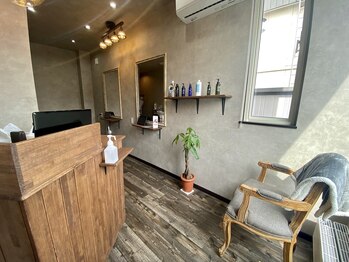 柴田商店の写真/《東区×駐車場ありの隠れ家サロン》美容室が苦手な方も安心してゆったり過ごせるプライベート空間。
