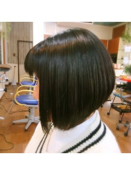 ヘアサロン スリーク(Hair Salon Sleek) 前下がりショートボブ