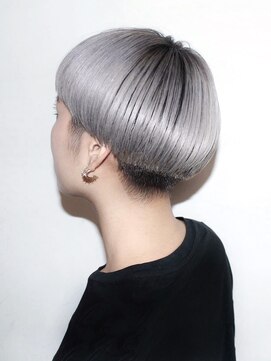 ボアソルテ(Boa Sorte) シルバー×刈り上げマッシュ