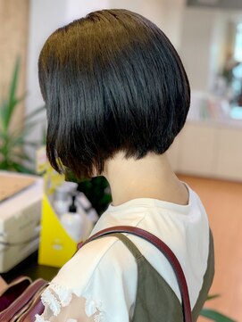 アークスヘアー ダークべージュ襟足すっきりで大人かわいい☆暗髪×小顔大人ボブ