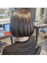 グッドネイバーズ 新松戸(GOOD NEIGHBORS shin-matsudo)&nbsp;重すぎないミニボブ、インナーグラデーションカット