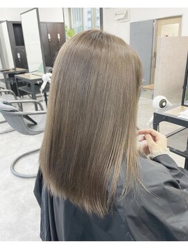 アン(Un) 【グレージュ】【ハイトーン】【ブリーチ】【トリートメント】