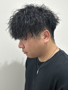 ヒュイル バイ ニアウ(Hwyl by Niau) メンズマッシュパーマツイストスパイラルパーマニュアンスパーマ