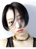 黒髪モードハンサムショート　刈り上げ　大人ショート