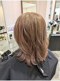 ピンクベージュ