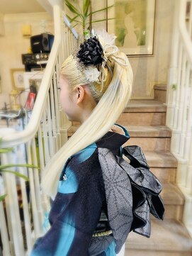 美容室 ティンカーベル ポニーテール