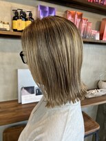ヴースヘアデザイン(vou's hair design) 切りっぱなしハイライトボブ