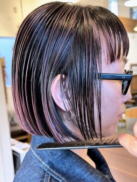 マキラ(MAKIRA) ボブ×ピンクアンブレラカラー（パラパラブリーチ）