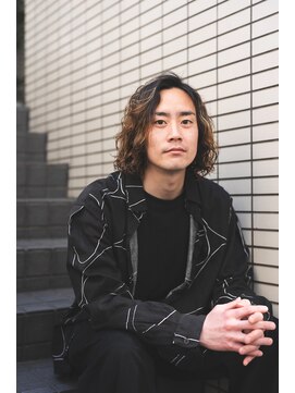 ユラ(yura.) デザインカット×ニュアンスパーマ