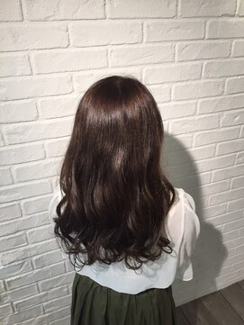 ルアナ(Luana) ダークトーンアッシュ