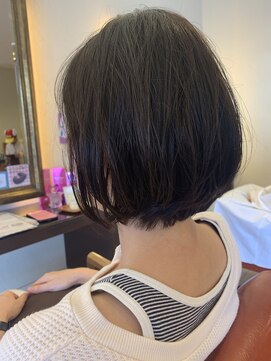 アリーナ 緑が丘店(arena) 大人カジュアルなショートボブ