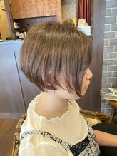 ブラウン、ベージュのカラー剤にこだわってます＊