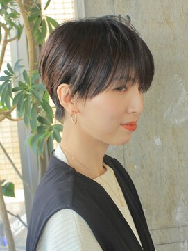 ロビー 表参道(ROBBY) 前髪長めショート／大人ショート／表参道／30代40代
