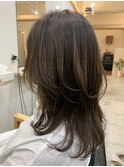 20代30代クラゲヘアー＊ダークグレージュくびれレイヤーロング