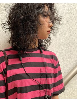 ビビト(bibito) bibito 原宿ウルフカット　ネオソバージュ　強めパーマヘア